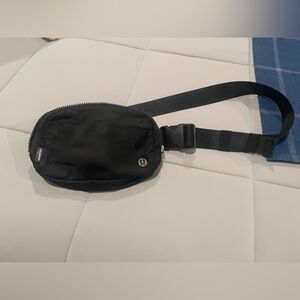 Lululemon Everywhere Belt Bag - 1L